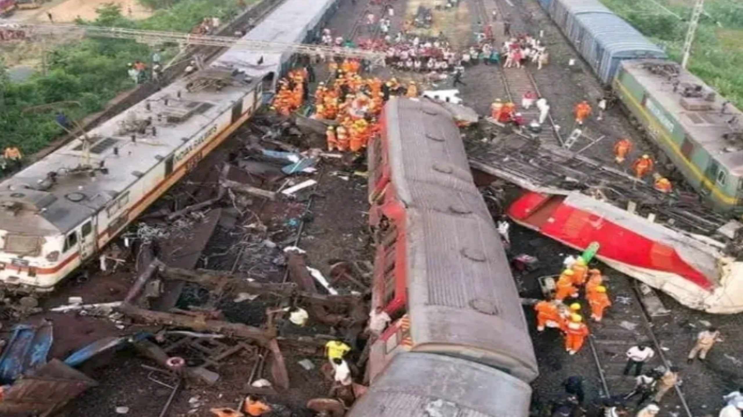 भारतको ओडिसामा रेल दुर्घटना: २ सय ३३ जनाको मृत्यु ९ सय भन्दा धेरै घाइते